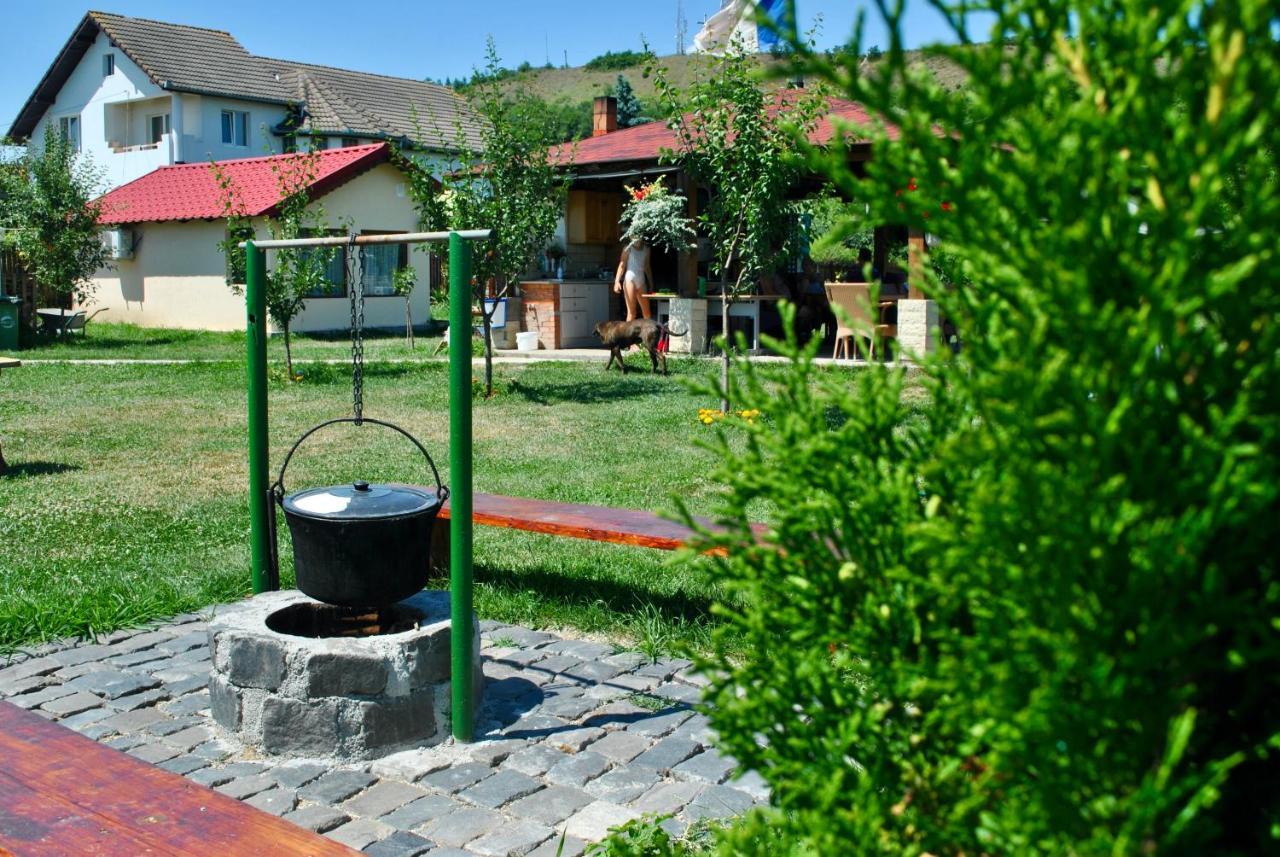 Camping La Foisor ทูร์ดา ภายนอก รูปภาพ